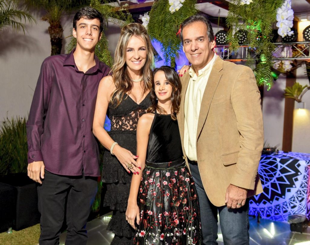 Patrícia Alvim 240519 15 anos da filha