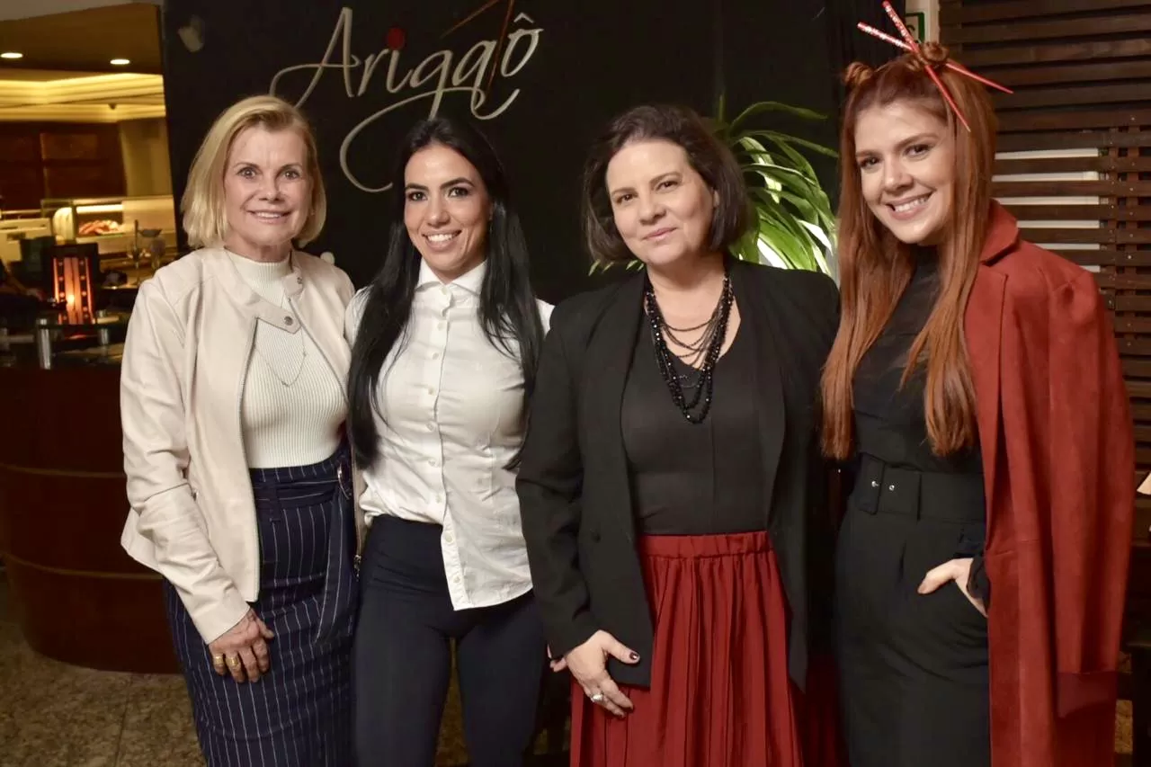 Vânia de Landa, Gabriela Fernandes, Cláudia Figueiredo e Ingrid Og Duayer na degustação do novo cardápio do Arigatô Foto: Aluizio Barbosa