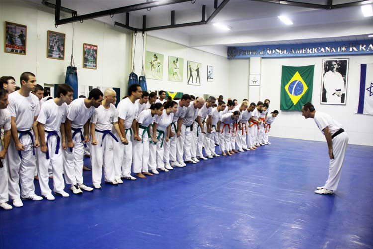 Evento de Krav Maga ensina técnicas de defesa pessoal contra armas de fogo 1 krav maga mestre kobi aulão com Grão Mestre Kobi