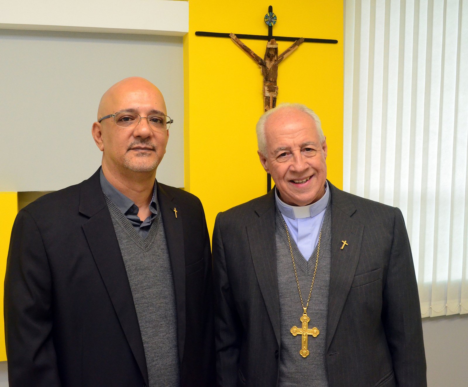 Padre-Roberto-José-da-Silva-novo-Bispo-de-Janaúba-e-Dom-Gil-Moreira-120619-Foto-Olavo-Prazeres
