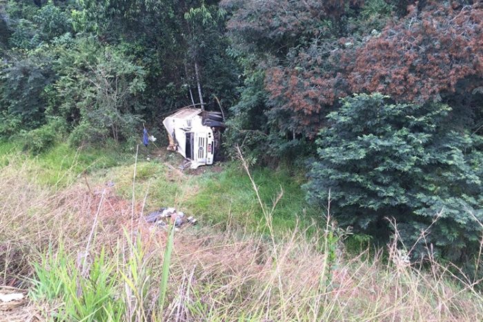 Vítimas conseguem socorro 12 horas após acidente na MG-353 1 acidente1 pmr