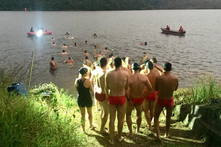Bombeiros fazem tradicional Travessia da Represa João Penido 3 capa OK bombeiros na represa crédito bombeiros