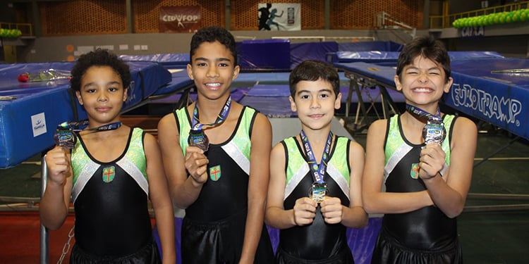 esp ginástica Da esquerda para a direita Pedro França João Gabriel Nogueira Pedro Henrique Ramos e Matheus Tavares foto Tiago Romão destacada