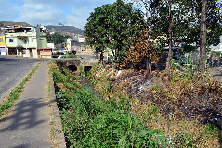 Córrego-Carlos-Chagas-Bairro-Cerâmica