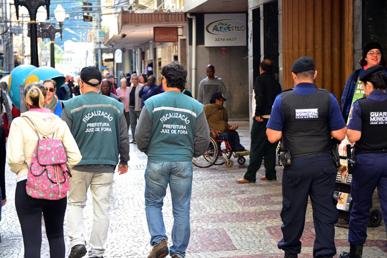 Operação coíbe comércio irregular no Centro de Juiz de Fora 1 fiscalização Centro by Olavo Prazeres
