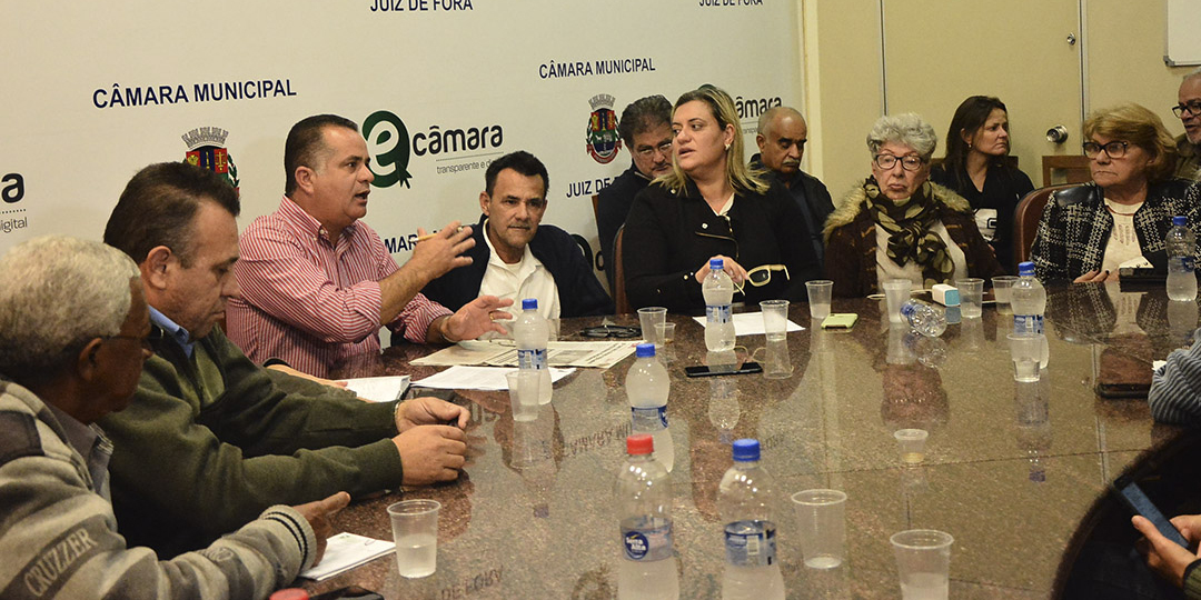 Comissão propõe consórcio para combate à violência contra o idoso 1 reunião comissão idosos câmara