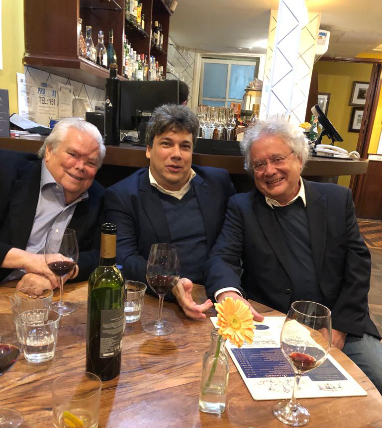 Aristóteles-Drummond-José-Ricardo-Andrada-Tostes-e-Paulo-Delgado-no-Le-Vin-280819-enviada-pelo-Douglas-Fasolato