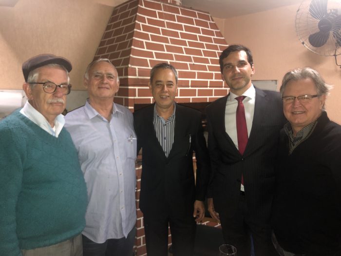 O presidente da Câmara, Luiz Octávio (Pardal) ladeado pela jornalista Leda Nagle e a cantora Ana Terra, na entrega da “Medalha Geraldo Pereira” 2 Wilson Cid, Salvatore Imbroisi, Mauro Saraiva de Faria, Marcelo Pasquini e Luiz Carlos Araujo na Academia Rio Branco