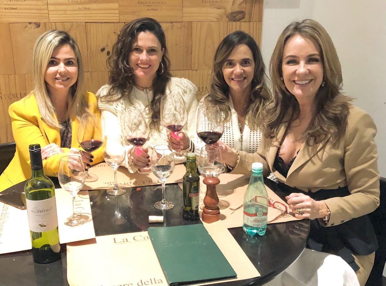 Verilsa Campos, Débora Queiroz, Monalisa Amorim e a aniversariante Patrícia Alvim em noite de comemorações, no La Caprese 1 Verilsa Campos, Débora Queiroz, Monalisa Amorim e a aniversariante Patrícia Alvim em noite de comemorações, no La Caprese