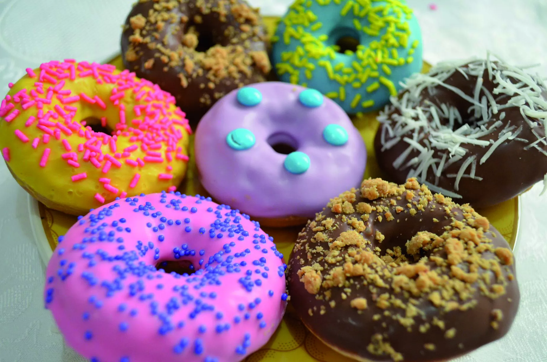 Pra que serve o furo na rosquinha? Destiny descobre os donuts 🍩