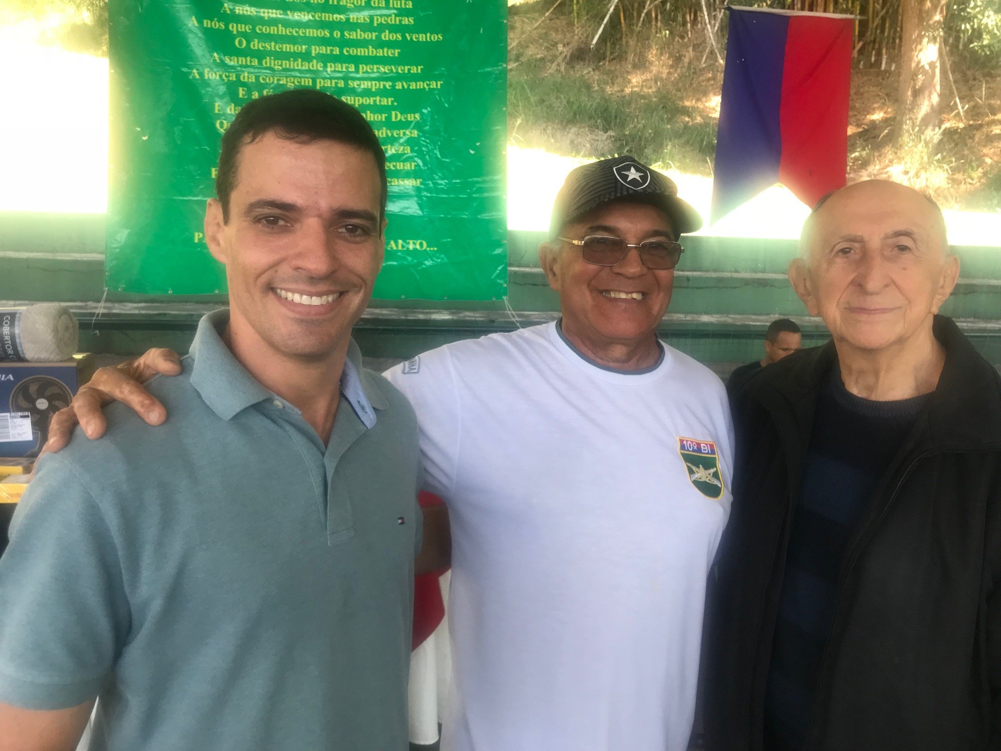 Em recente encontro no 10° BI, o comandante Guilherme Motinha Nunes com o general José Mauro Cupertino e o coronel Mileno Feitosa de Araújo