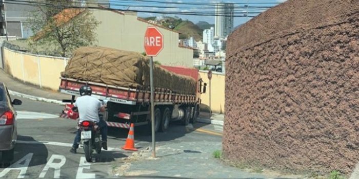 caminhao parado pc