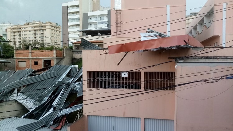 telhado destruido santa cecilia by paula pires interna