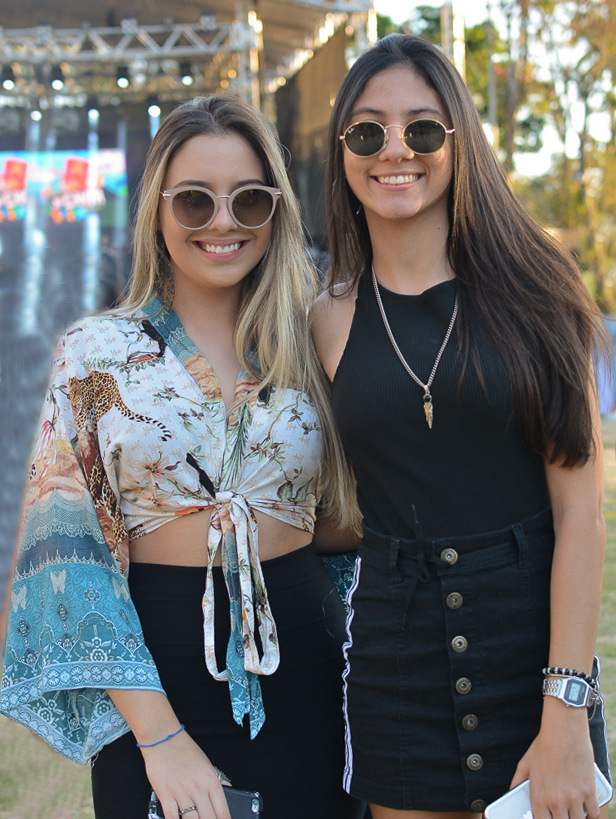 Ana Paula Cobra e Iris Reis, a geração veloz em tarde informal Foto: Brendha Torres