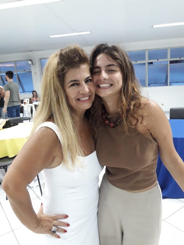 A aniversariante Leandra Guerra com a filha lara em tarde de festa, na sede da Guarda Mirim 1 A aniversariante Leandra Guerra com a filha lara em tarde de festa, na sede da Guarda Mirim Foto: Marcílio Gomes