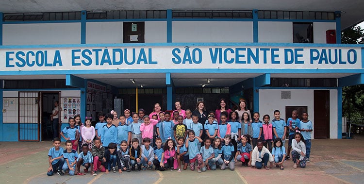 Entrada e Saída de Alunos - Colégio São Vicente de Paulo