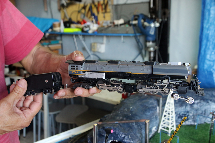 Ferroviário constrói maquete para eternizar paixão por trens 2 maria fumaça fernando priamo 1