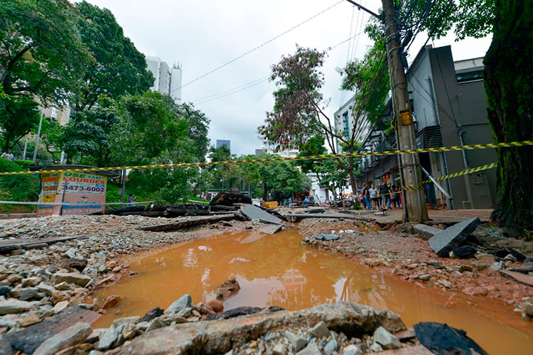 rua destruída 2