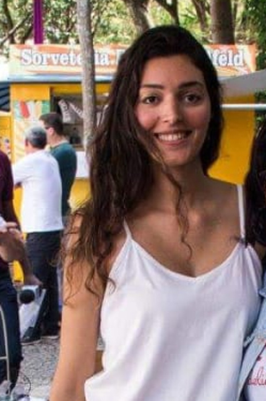 Ana Luiza à esquerda glúten
