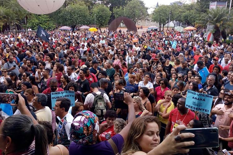 Manifestação-professores-BH-by-Yara-Aquino-Reprodução