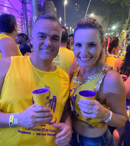 Neylson e Geise Delgado Almeida 260220 no fervilhante Camarote do Nana, em Salvador