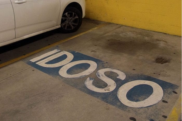 Câmara debate gratuidade para idosos em estacionamentos 1 idoso by Fernando Priamo
