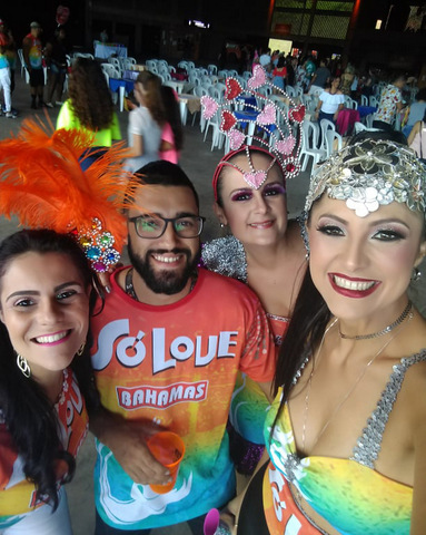 Raphaela Freitas realçando sua beleza e charme 3 Carol Dalamura, Philipi Lana, Flávia Viana e Nádia Justi na ressaca de carnaval do Bloco Só Love, no Terrazzo