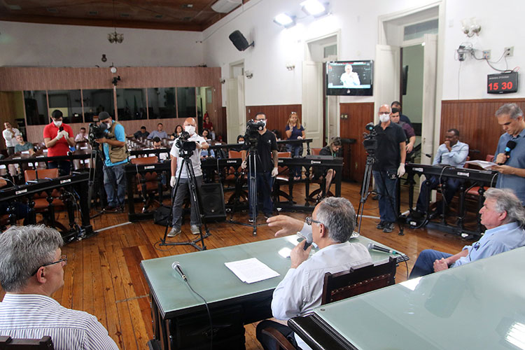 Coletiva-Almas-Itaboraí-Mattos-by-Fernando-Priamo