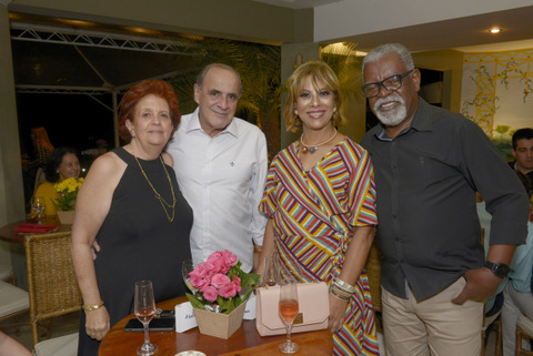 Nely e Nicolau Falabella, Vera e Paulo Cesar Magella em noite social 