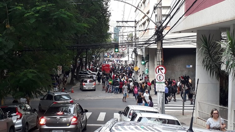 Gestante entra em trabalho de parto na fila da biometria 1 biometria by fernando 2