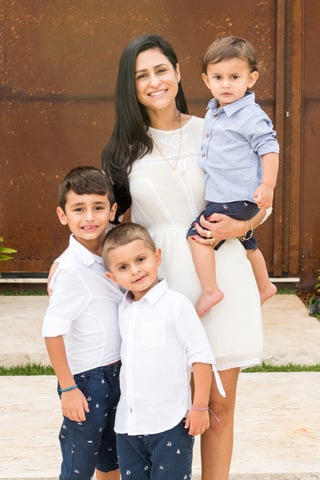 Mariana Pimont com Lucca Enrico e Heitor