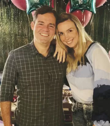 O aniversariante Luiz Eduardo e Bárbara Gonçalves Levy de Souza 1 O aniversariante Luiz Eduardo e Bárbara Gonçalves Levy de Souza