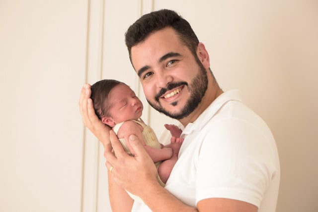 Evertton Fernandes Maria com o filho Antônio-001
