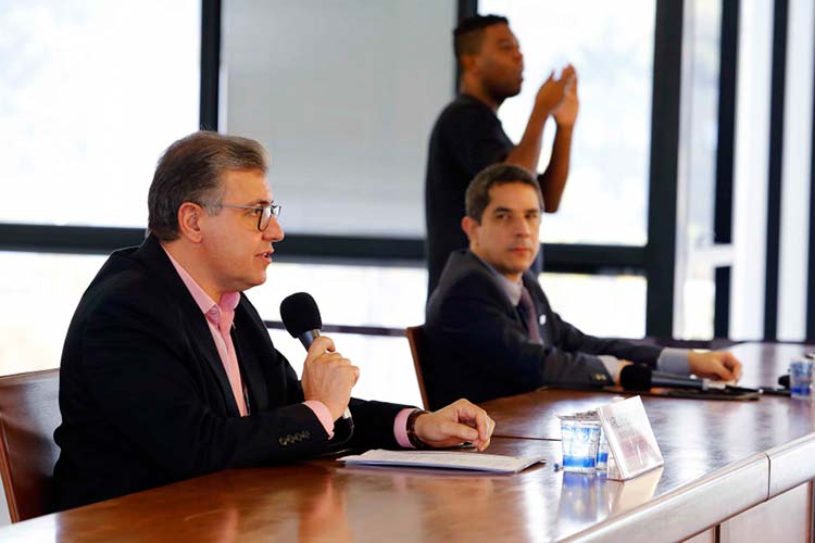 coletiva do estado gil leonardi imprensa mg