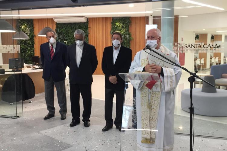 Com benção, Santa Casa JF abre nova portaria 1 santa casa foto fernando priamo