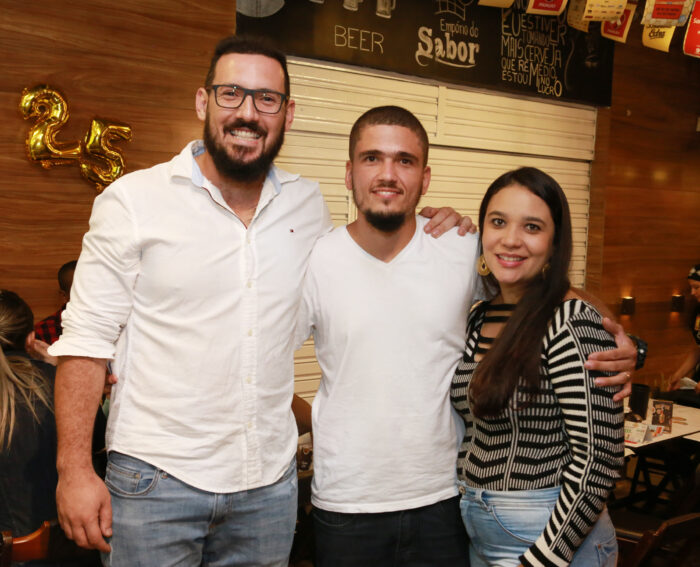 Thiago Cunha, Leandro Medeiros e Débora Nunes 1 Thiago Cunha, Leandro Medeiros e Débora Nunes Foto: Júnior Faria