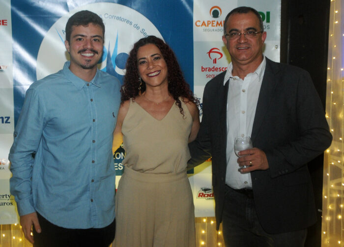 Guilherme Kneipp com os pais Josely e Hideraldo Kneipp 1 Guilherme Kneipp com os pais Josely e Hideraldo Kneipp Foto: Andréa Ottoni
