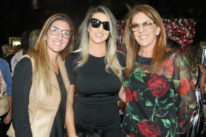 Maria Paula e Polyana com a mãe Cristina Schettino 1 Maria Paula e Polyana com a mãe Cristina Schettino Foto: Andréa Ottoni
