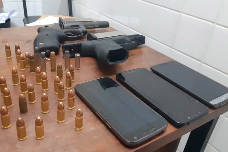 munição e arma by prf