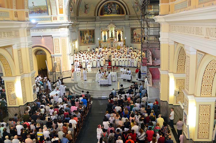 Catedral transmite Missa dos Santos Óleos ao vivo nesta quinta 1 santos óleos 2019 Olavo 1