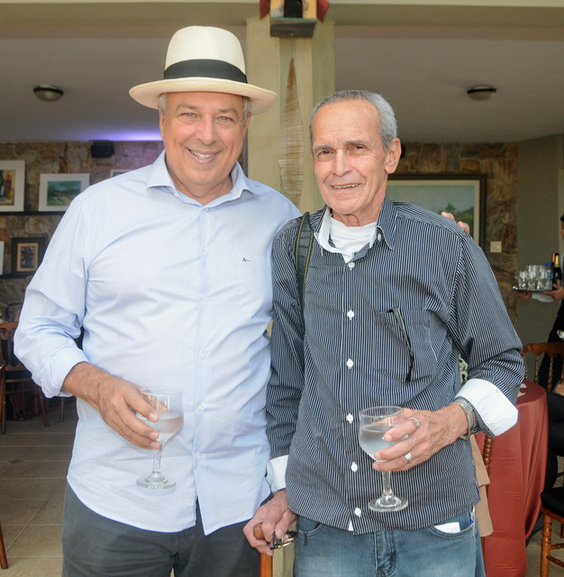 José Lúcio Fernandes com o fotógrafo Toninho Carvalho que hoje comemora 80 anos 