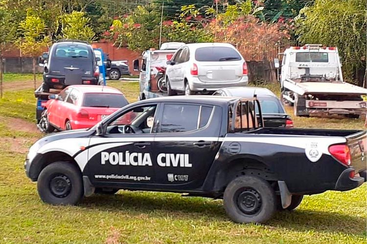 Mulheres são presas por furto de carros em Juiz de Fora 1 Operação da Polícia Civil resultou na apreensão de 13 veículos furtados