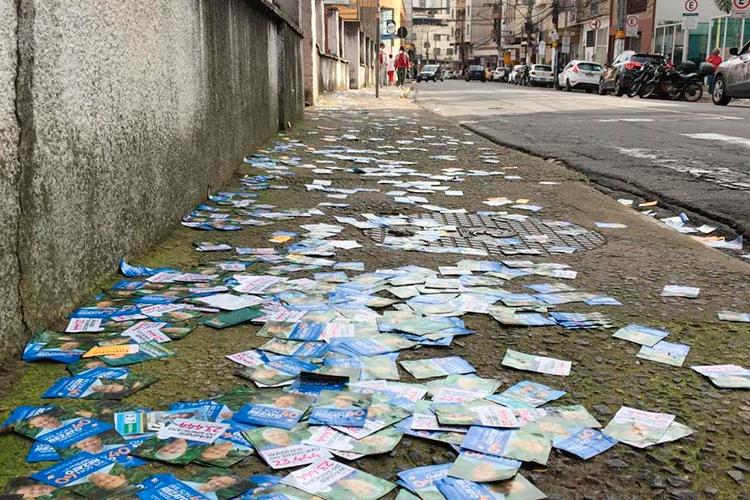 santinhos na rua são mateus fernando priamo