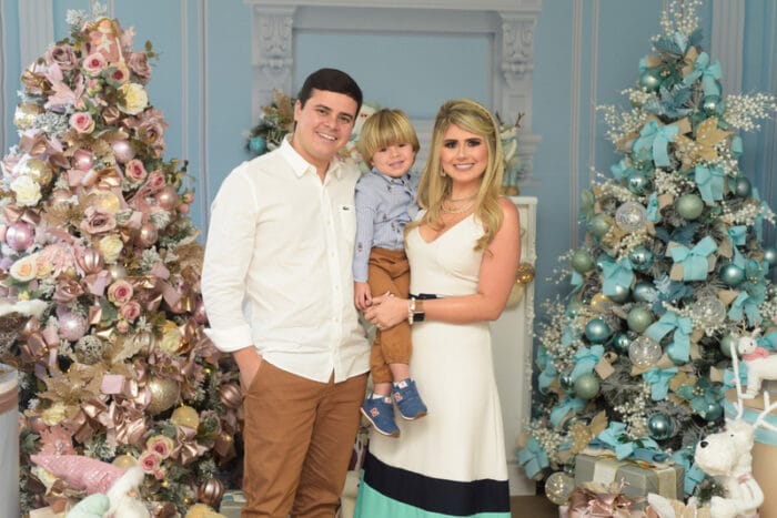 Evelyne e Rafael Mendes Vieira com o filho Antônio no clima natalino 1 Evelyne e Rafael Mendes Vieira com o filho Antônio no clima natalino FOTOGRAF ART & DESIGN