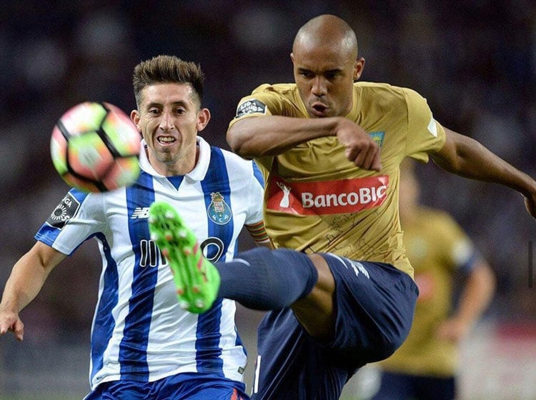 Após encerramento precoce da carreira, juiz-forano sonha em abrir escolinha de futebol na cidade 1 Thiago Cardoso by EPA Fernando Veludo