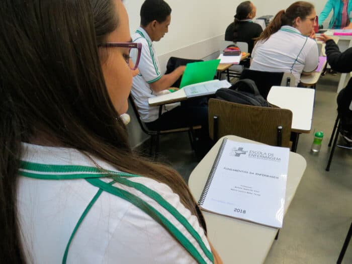 Escola de Enfermagem da Santa Casa JF abre inscrições para aulas on-line com início em fevereiro