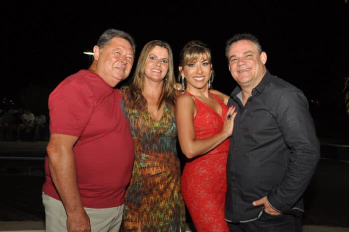  José Rocha e Catarina Alves com a juíza Mônica Barbosa dos Santos (aniversariante desta terça-feira) e Denilson Closato