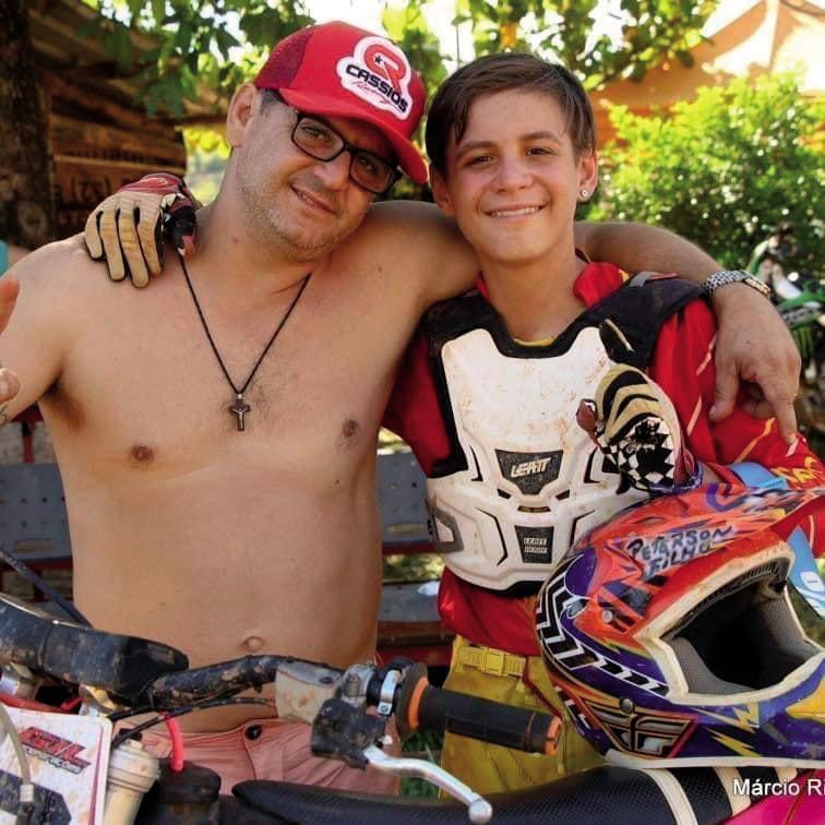 De pernoite em barraca à van quebrada: campeão mineiro de motocross ultrapassa obstáculos por sonhos 2 Peterson09