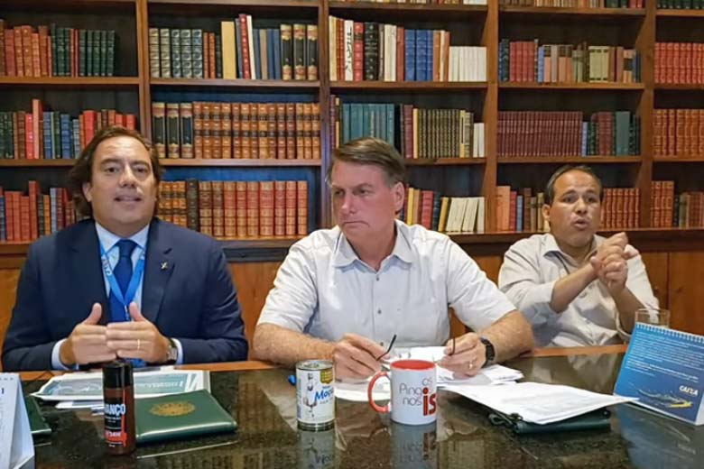 Jair Bolsonaro durante live na quinta-feira, 29 de janeiro