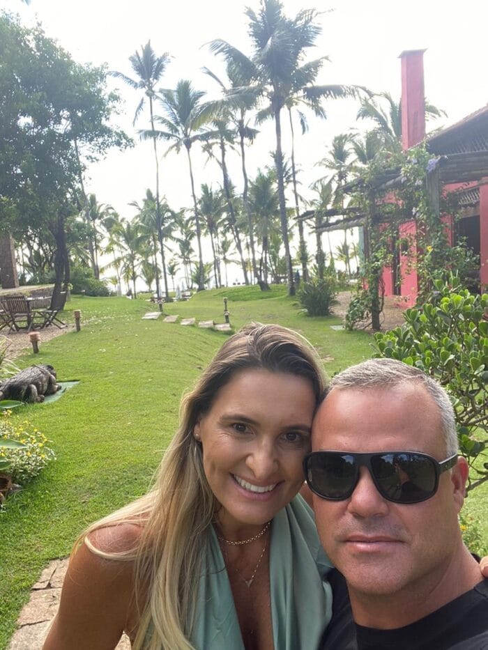 Geise Delgado Almeida e Neylson Almeida comemoram os 21 anos de casados no Txai Resort, em Itacaré (BA) 